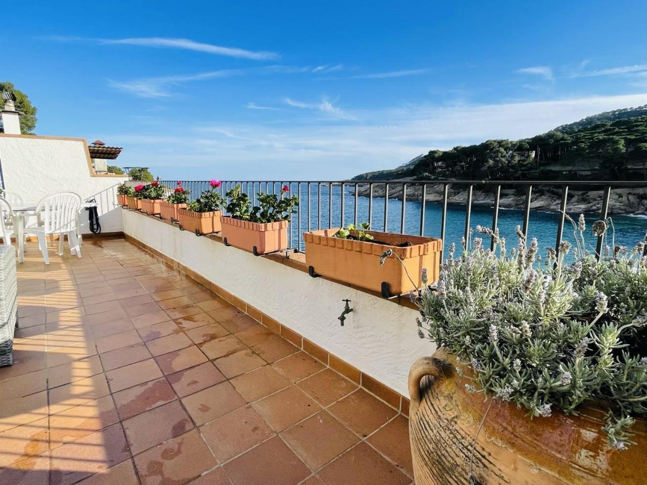 Tamariu Platja - Penthouse On Passeig Del Mar. Apartment Exterior photo
