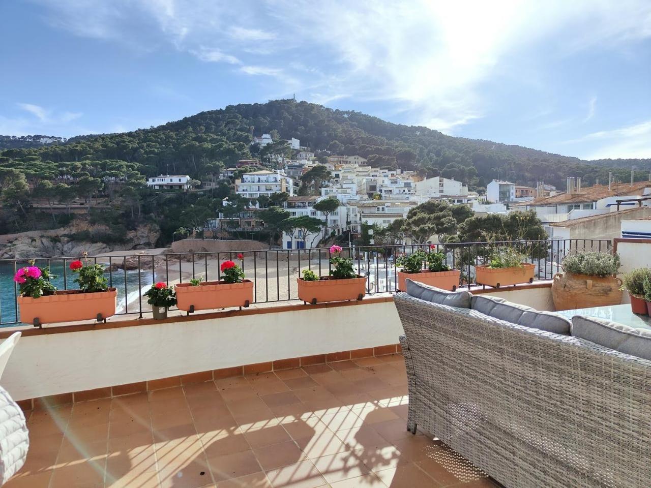 Tamariu Platja - Penthouse On Passeig Del Mar. Apartment Exterior photo