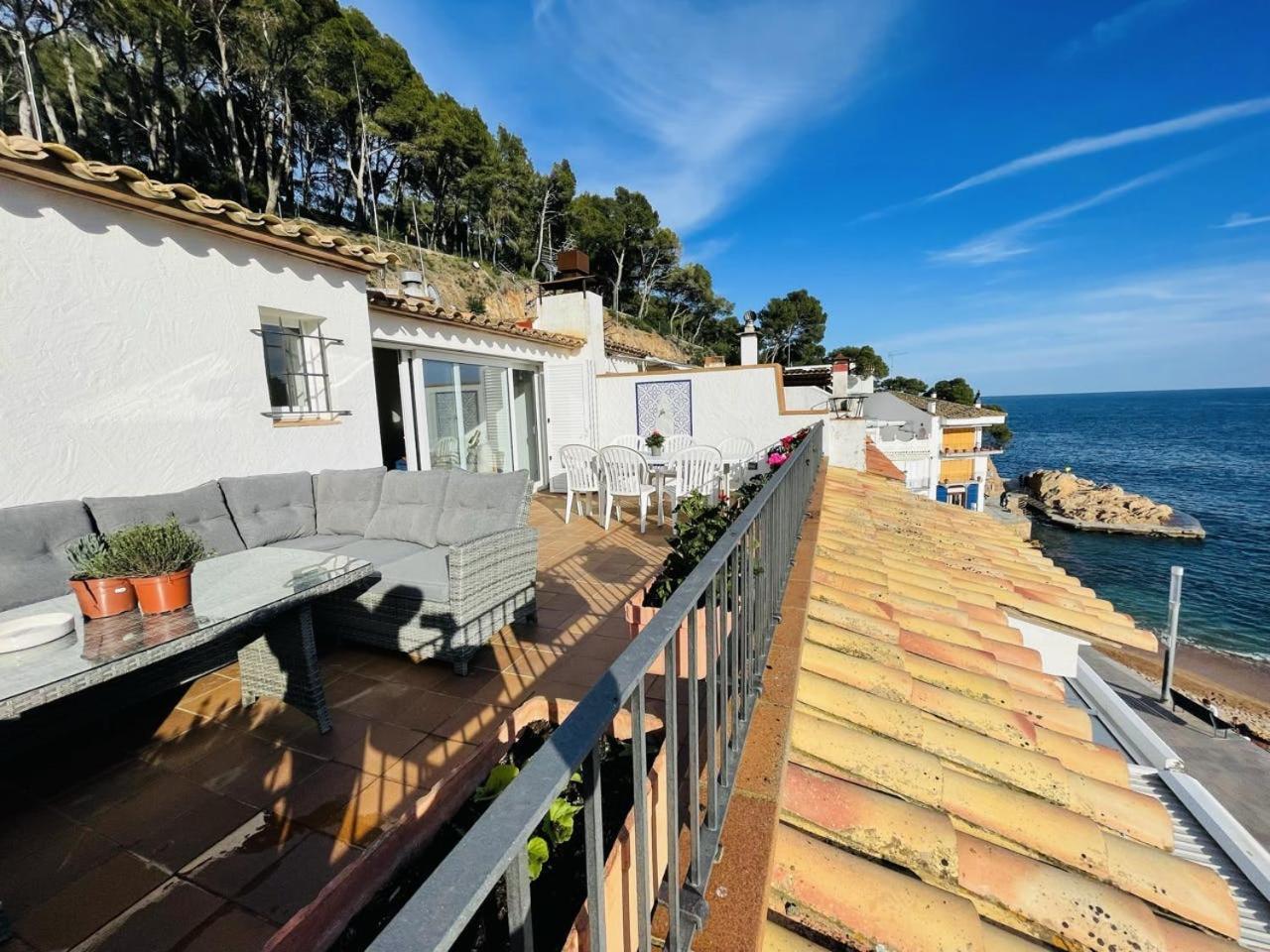 Tamariu Platja - Penthouse On Passeig Del Mar. Apartment Exterior photo