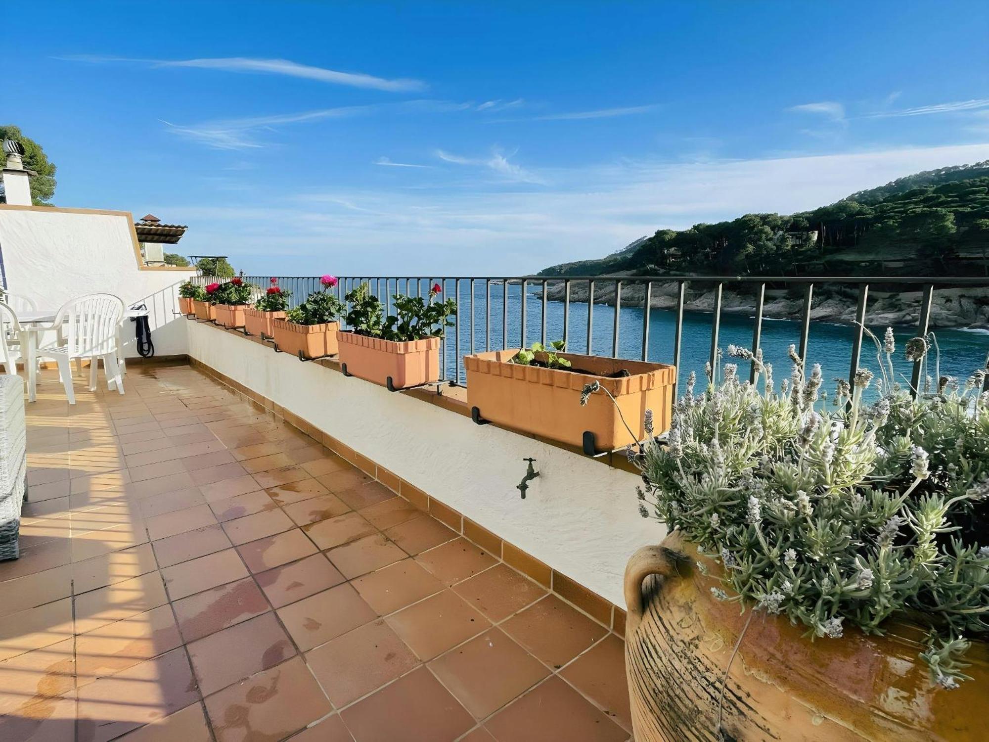 Tamariu Platja - Penthouse On Passeig Del Mar. Apartment Exterior photo