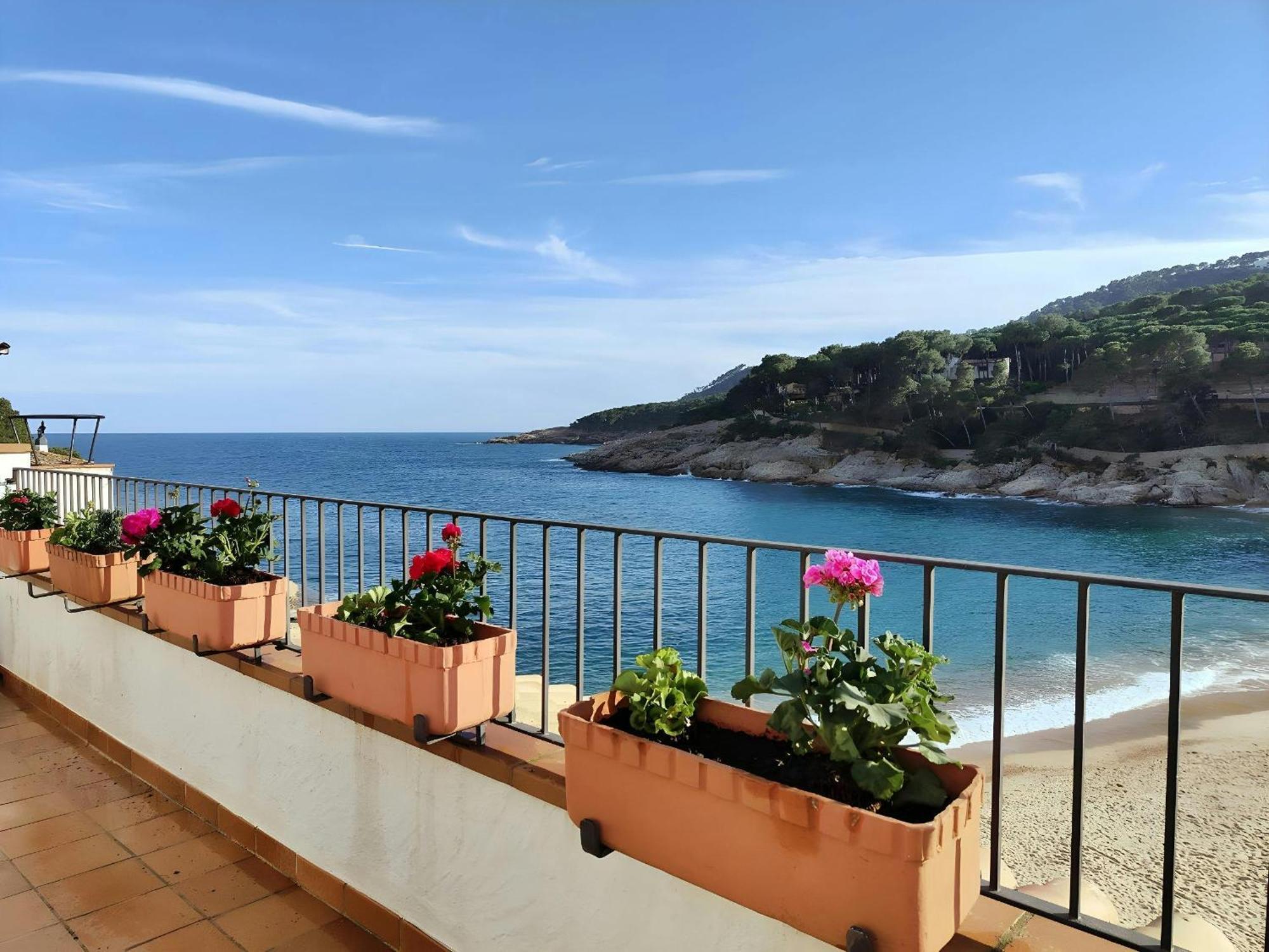 Tamariu Platja - Penthouse On Passeig Del Mar. Apartment Exterior photo