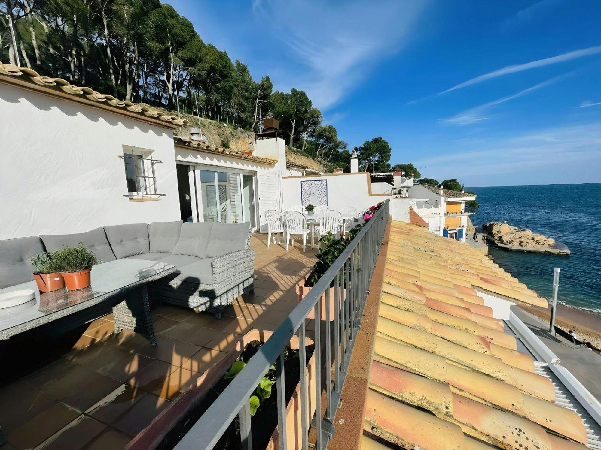 Tamariu Platja - Penthouse On Passeig Del Mar. Apartment Exterior photo